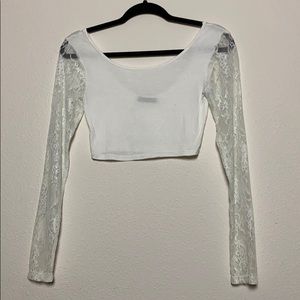 Lace sleeve crop top